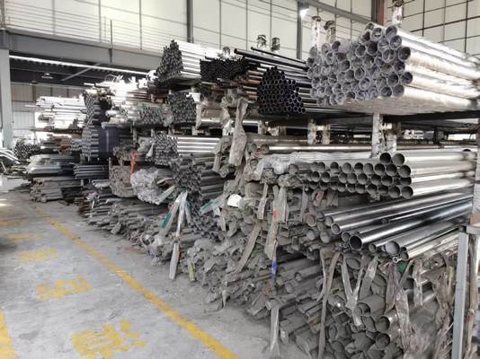 Paraurti per autocarri pesanti di alta qualità della fabbrica Dongsui, protezioni per cervi per Freightliner Cascadia, For Volvo, International Prostar, Kenworth, Peterbilt, Mack Pinnacle