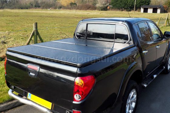 Il produttore Wholesale Aluminum Tri dell'OEM piega il copriletto del camion un'installazione facile di 10 minuti per Hilux Revo