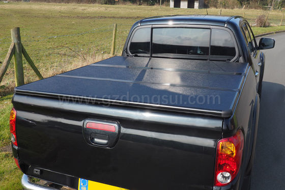 Il produttore Wholesale Aluminum Tri dell'OEM piega il copriletto del camion un'installazione facile di 10 minuti per Hilux Revo
