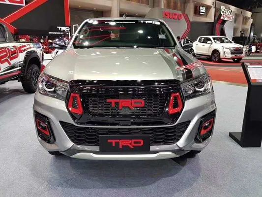100% ha provato il corredo nero DO-BP-R04 della carrozzeria a Toyota Hilux Revo