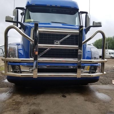 Dongsui Factory Tough Nuovo stile prezzo originale Semi Truck Bumper Deer Guards For Freightliner Cascadia For Volvo International Prostar Kenworth Peterbilt Mack Pinnacle