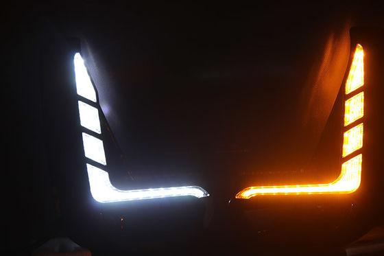 Il rifornimento della fabbrica prende la luce del giorno dell'automobile del faro del camion per Toyota Hulix Revo 2022 2021