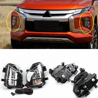 L'automobile della luce 4x4 della coda del faro di Mitsubishi Tritone ha condotto il faro antinebbia di Drl che guida la lampada