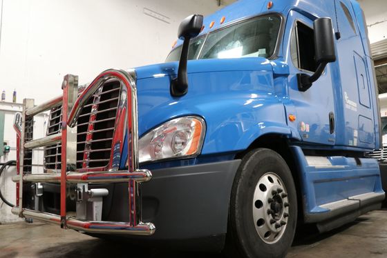 Protezione dei cervi del respingente dell'acciaio inossidabile della presa di fabbrica 304 per Cascadia internazionale di Prostar Freightliner